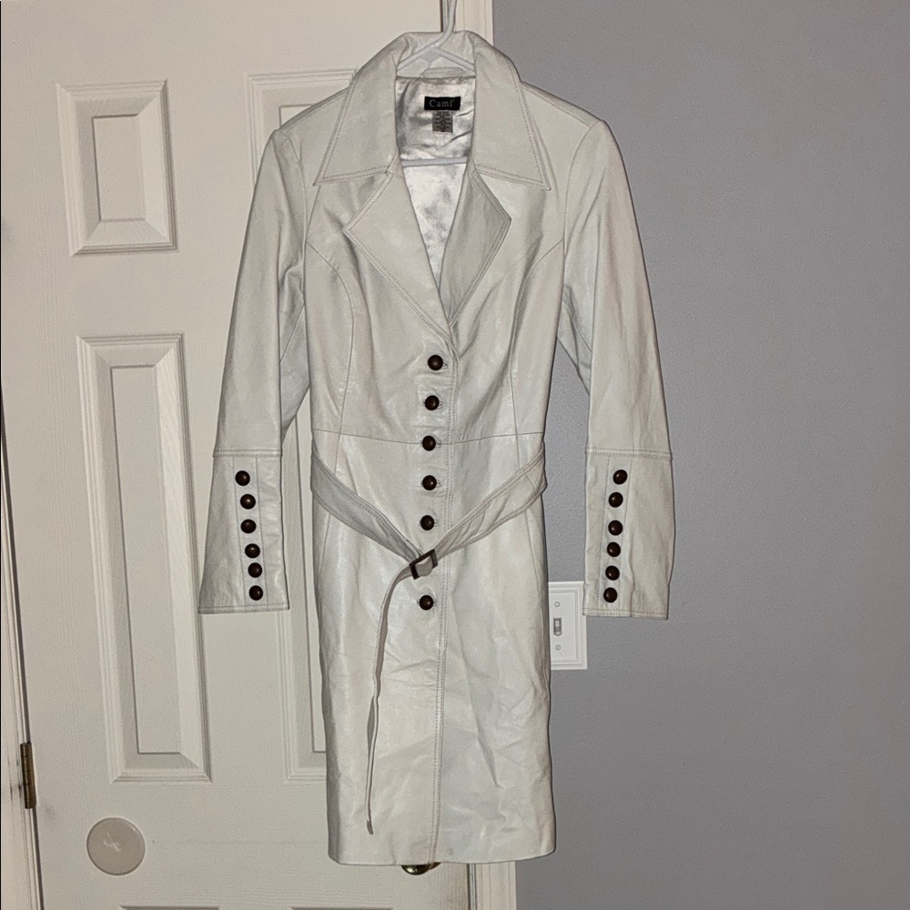 Cami White Leather Trench Coat with Brushed Brass Button Accents
